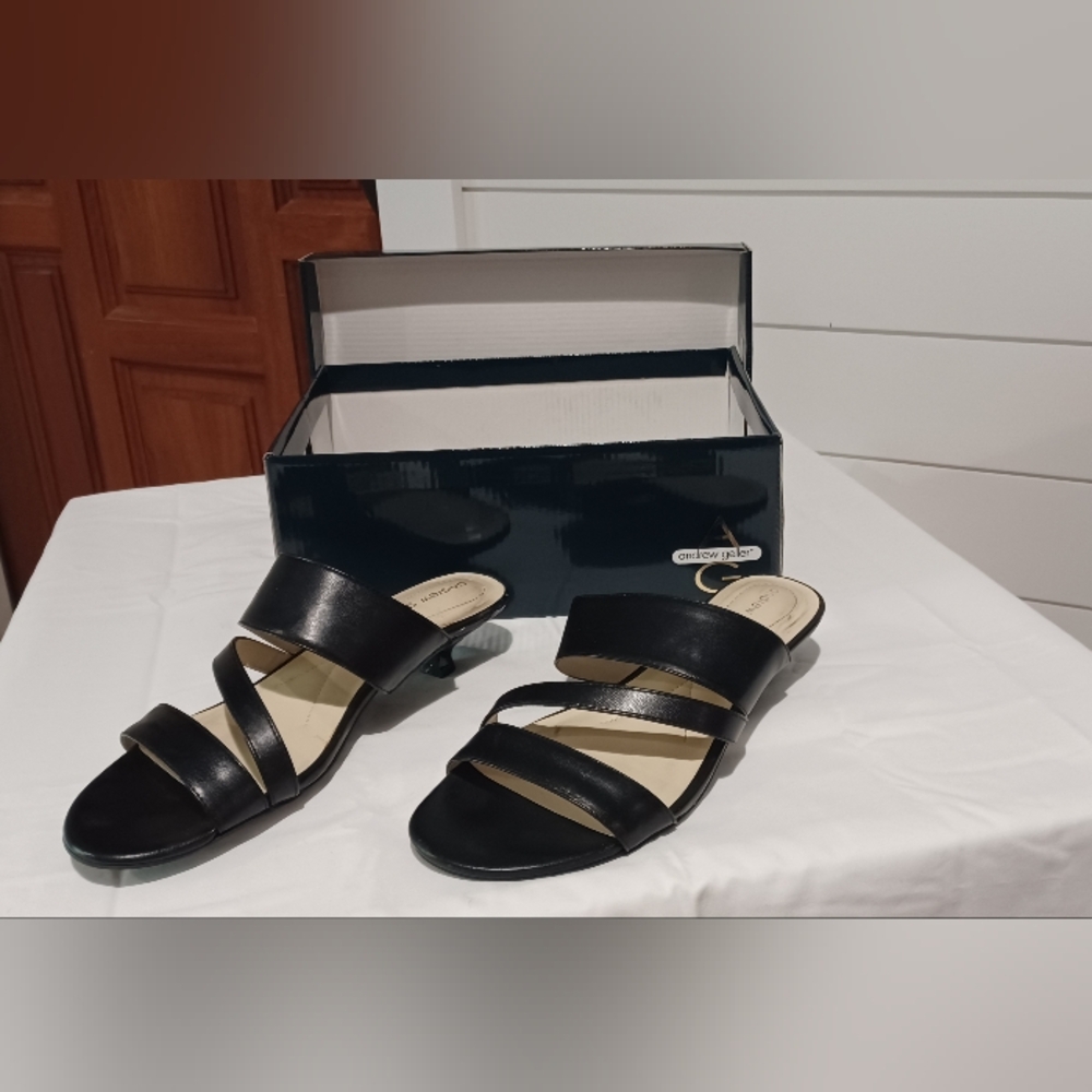 Chic Black Strappy Sandals